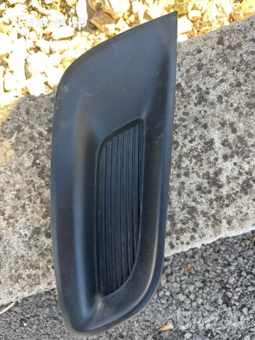 Решетка в предна броня от Мазда 3