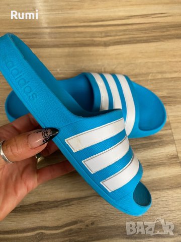 Оригинални светло сини чехли Adidas ! 35 н, снимка 1 - Детски сандали и чехли - 42390318