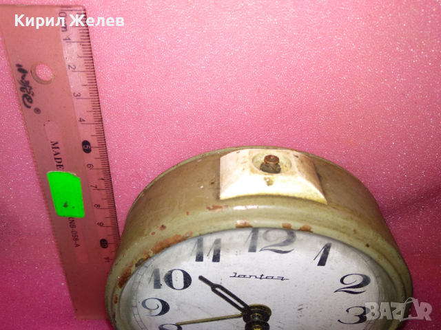 JANTAR MADE in USSR Стар КОЛЕКЦИОНЕРСКИ РУСКИ БУДИЛНИК МЕХАНИЧЕН НАСТОЛЕН ЧАСОВНИК ЯНТАР СССР 24093, снимка 7 - Антикварни и старинни предмети - 44549318