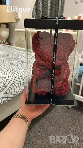 Червено мече от рози. Перфектният подарък за свети Валентин. Височина: 25см