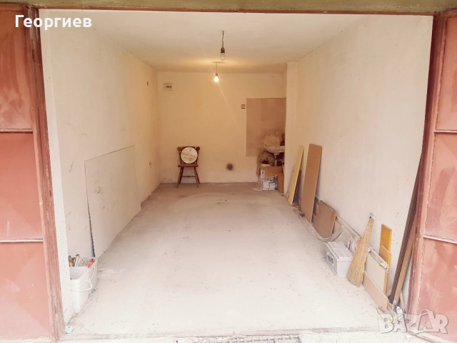 Дава под наем ГАРАЖ, снимка 2 - Гаражи и паркоместа - 52348687