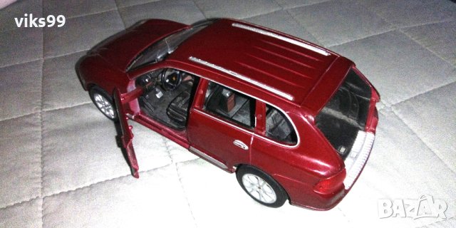 Метална количка Porsche Cayenne Turbo Welly 1:24, снимка 2 - Колекции - 38071545