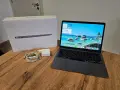Apple MacBook Air M1 13 inch (2020) 16GB RAM | 256GB SSD | 84% батерия | зарядно+кутия | Space Gray, снимка 1