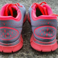 Дамски маратонки  Nike, снимка 2 - Маратонки - 34258388