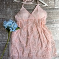 Нежна елегантна ефирна женствена рокля 3Д цветя рокля в прасковен цвят, снимка 11 - Рокли - 41794700