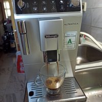 Кафеавтомат Делонги Аутентика, работи перфектно и прави страхотно кафе с каймак , снимка 2 - Кафемашини - 41965391