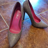 Обувки, снимка 2 - Дамски обувки на ток - 39562557