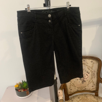 Черни дънки до коляното в размер М, снимка 3 - Къси панталони и бермуди - 44779474