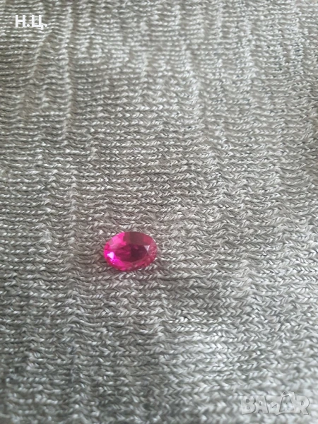 Естествен рубин 1.65 карата , стар шлайф , снимка 1