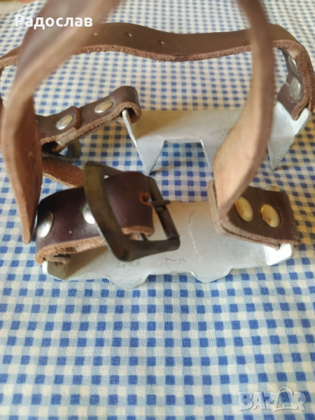 Стари котки против хлъзгане , лед и сняг, снимка 1