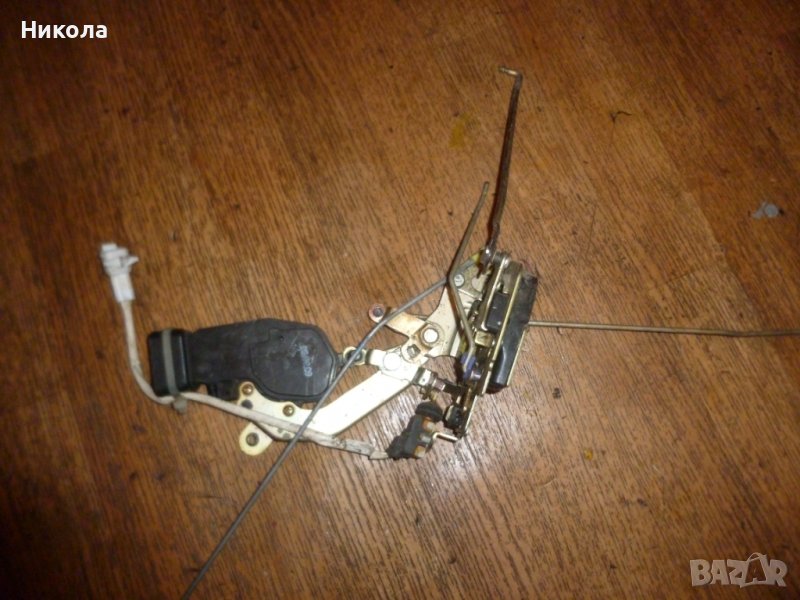 Предна лява брава за врата Дайхатсу Трериос 1.3, снимка 1