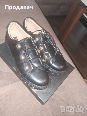 Дамски кожени обувки