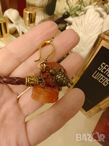 Ръчно изработена гривна с Хесонит позлата и кожа, снимка 3 - Гривни - 49393038