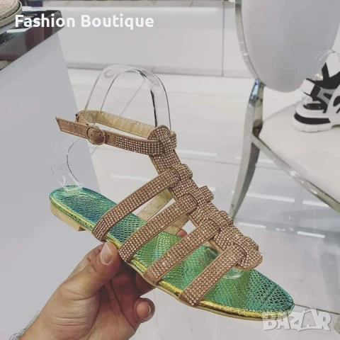 Италиански сандали в цвят шампанско с камъни, снимка 2 - Сандали - 51246186