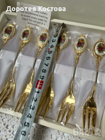 ROYAL ALBERT красиви нови позлатени вилички от Англия с порцелан, снимка 5 - Прибори за хранене, готвене и сервиране - 52654634