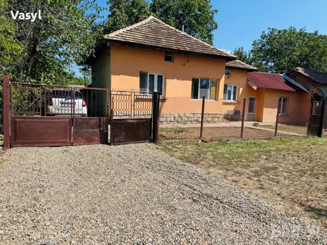  КЪЩА ЗА ПРОДАЖБА В БЪРДАРСКИ ГЕРАН – ГОТОВА ЗА ЖИВЕЕНЕ С БАСЕЙН И ГОЛЯМ ДВОР, снимка 3 - Къщи - 56168052