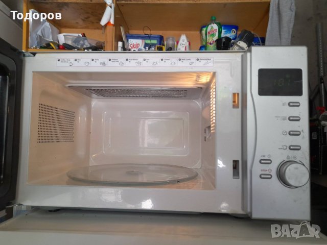 Микровълнова печка с грил Candy, снимка 2 - Микровълнови - 41755872