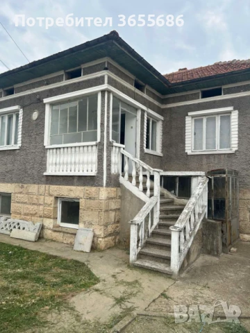 Продава се къща на центъра на две могили, снимка 12 - Къщи - 51012420