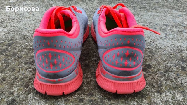 Дамски маратонки  Nike, снимка 2 - Маратонки - 34258388