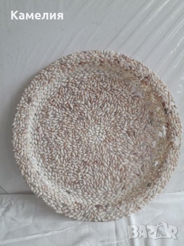 Декоративна чиния от морски охлюви, снимка 1