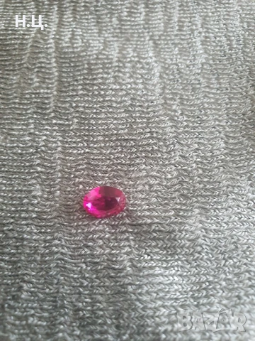 Естествен рубин 1.65 карата , стар шлайф , снимка 1