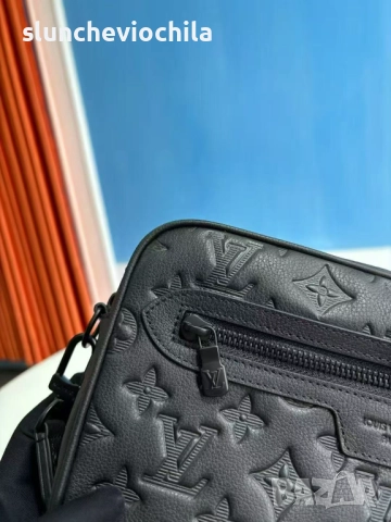 Чанта Luis Vuitton Pochette Kasai, снимка 10 - Чанти - 46907352