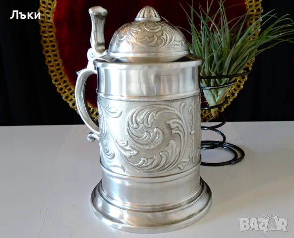 Халба от калай,орнаменти,кралска лилия. , снимка 4 - Антикварни и старинни предмети - 48544035