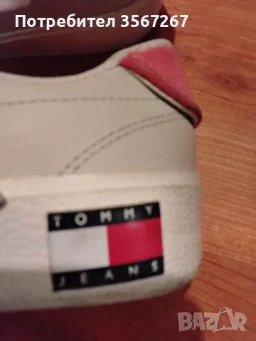 ПРОДАВАМ КОЖЕНИ ГУМЕНКИ TOMMY JEANS 39 НОМЕР, снимка 3 - Кецове - 55941665