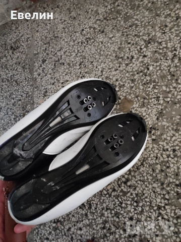 Продавам обувки за колоездене , снимка 2 - Спортна екипировка - 51436828