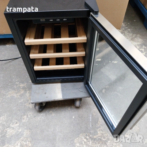 НАЙ ДОБРАТА ОФЕРТА Хладилна витрина за вино Klarstein 33л, снимка 3 - Витрини - 53666934