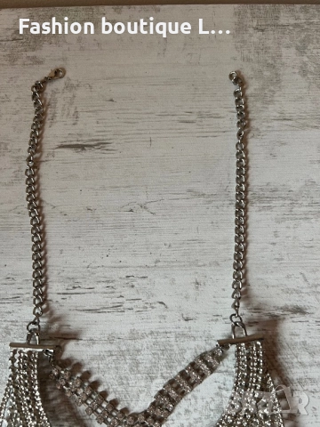 Уникално дамско колие в сребърен цвят с блестящи камъчета по цялото деколте ❤️❤️❤️❤️, снимка 4 - Колиета, медальони, синджири - 52010211