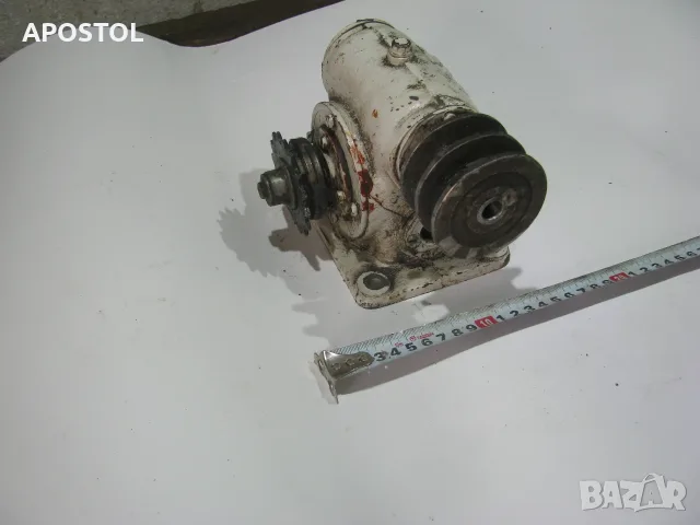 редуктор червячен, снимка 2 - Резервни части за машини - 55880060