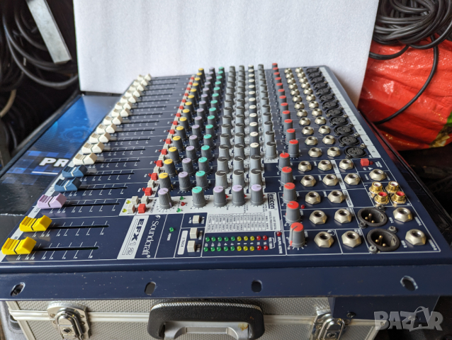 Soundcraft EFX12 Mixer с повреда, снимка 8 - Други - 44698336
