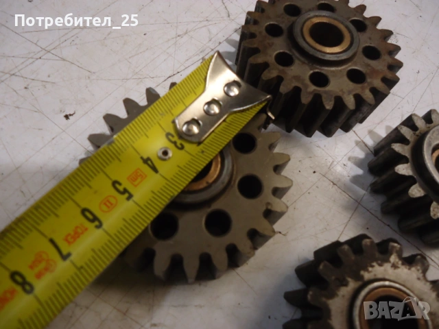 Комплект зъбни колела от косачка, снимка 3 - Резервни части за машини - 53422608