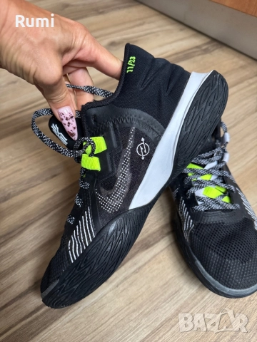 Оригинални мъжки маратонки NIKE KYRIE FLYTRAP V! 42 н, снимка 4 - Маратонки - 51894773