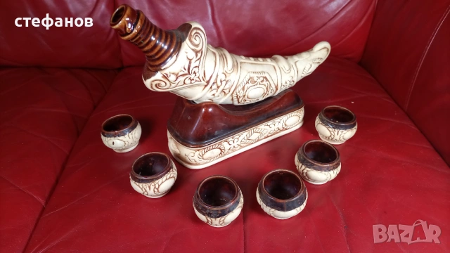 Красив комплект за греяна ракия, керамика, рог, поставка и 6 чашки