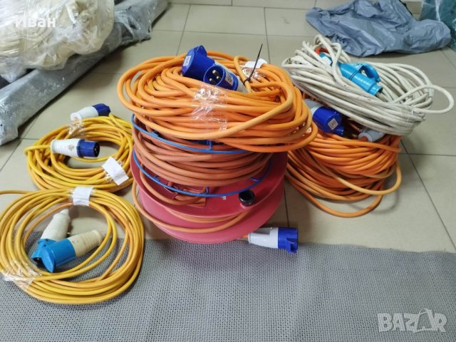 Кабели с адаптери за каравани. 