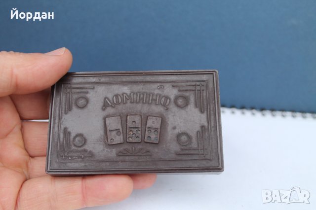 Кутия домино от бакелит-1950 година