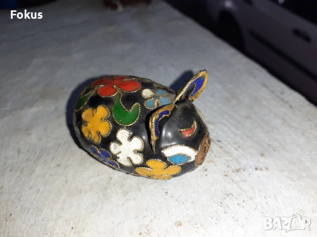 Прасенце клоазоне бронз клетъчен емайл