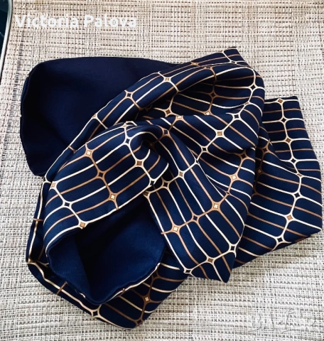 TRUSSARDI - ексклузивен двулицев шал коприна и вълна Италия, снимка 10 - Шалове - 53215322