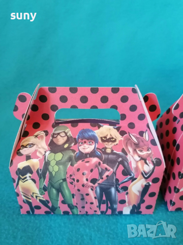 Кутийка за лакомства Калинката и черния котарак