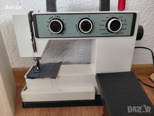 Шевна машина Хускварна , снимка 1