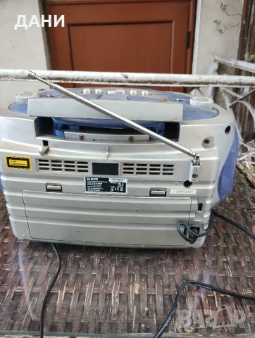 Продава радиокасетофон със CD player, снимка 3 - Радиокасетофони, транзистори - 56304584