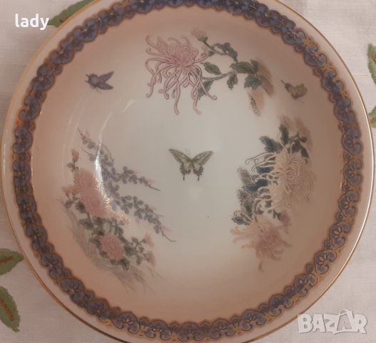 Красива порцеланова купичка, неразличима от нова.