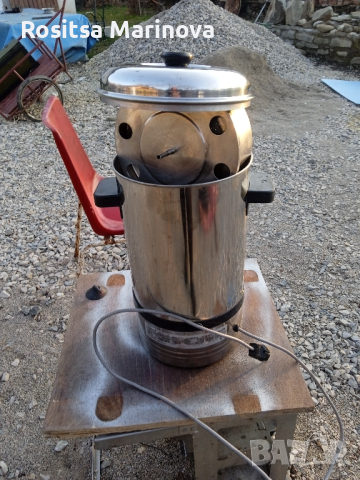 Продавам професионална електрическа кафемашина за кафе и чай, снимка 1 - Кафемашини - 44517381