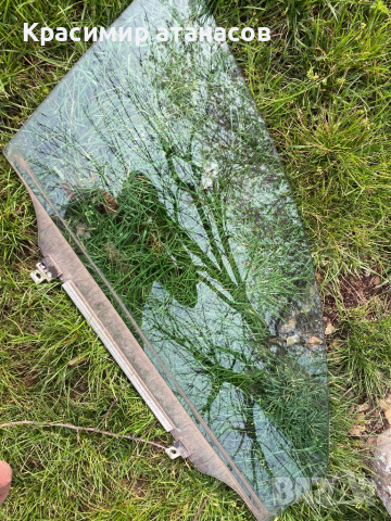 Странично стъкло предно дясно за Тойота Авенсис т25.2003-2007г