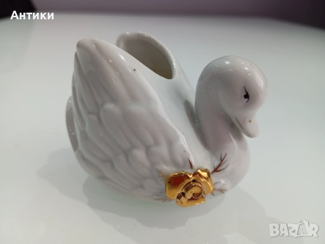 Стара порцеланова фигура с Лебед 