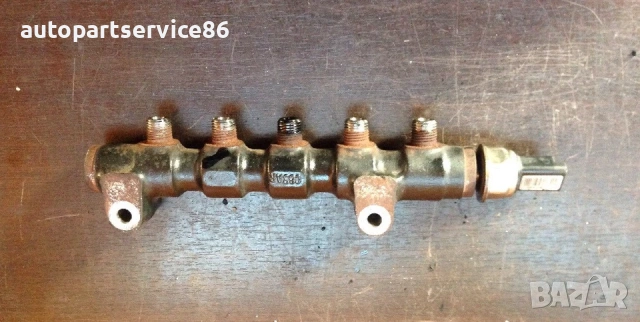 Релса с горивни дюзи и сензор за Peugeot Partner 1.6 HDi (2007) 9654592680, снимка 3 - Части - 53524537