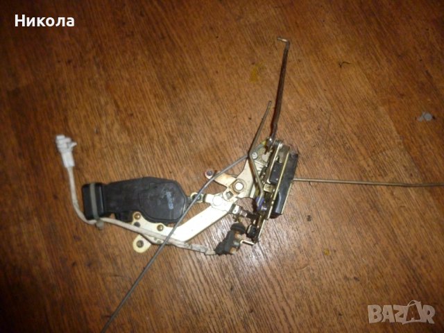 Предна лява брава за врата Дайхатсу Трериос 1.3