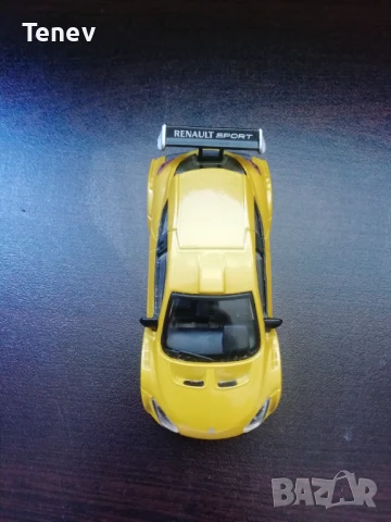 Bburago Renault Megane 1/43 нова оригинална количка Рено Меган мегална Бураго колекционерска , снимка 5 - Колекции - 51305562